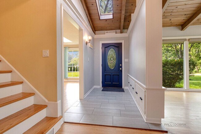 Building Photo - 1564 Bowling Green Dr