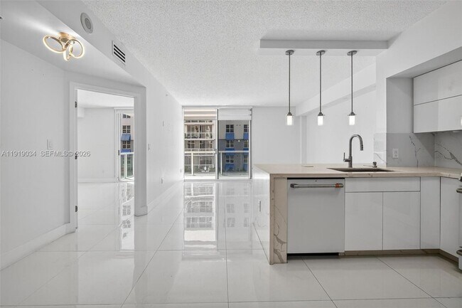Foto del edificio - 5077 NW 7th St
