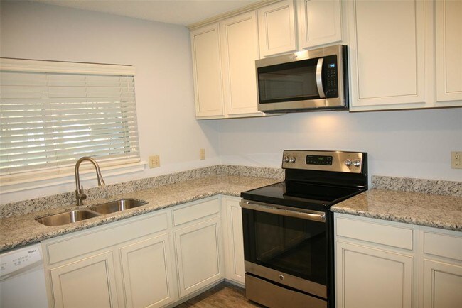 Building Photo - 3 Canyon Oak Pl