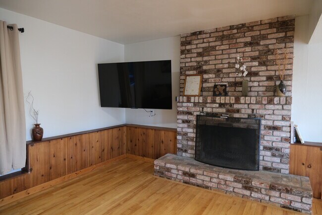 Foto del edificio - 707 Fickle Hill Rd