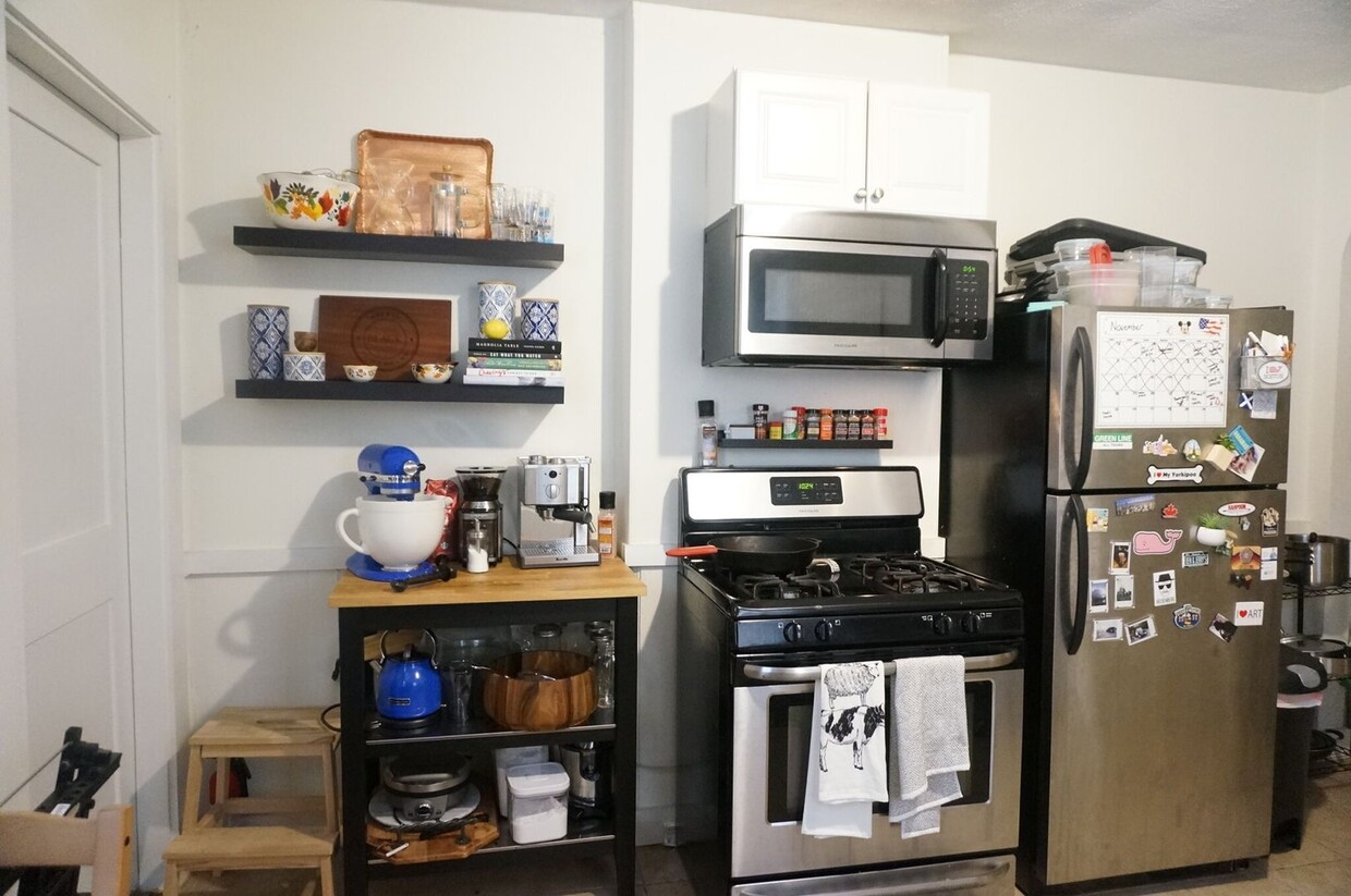 Foto principal - Large 1 bed unit on a tiny side street nea...
