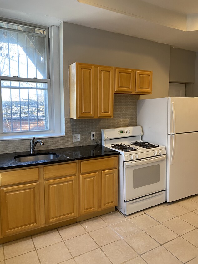 Kitchen - 1001 W Fayette St