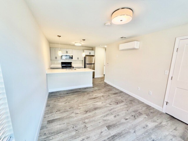 Building Photo - 882 Massachusetts Ave