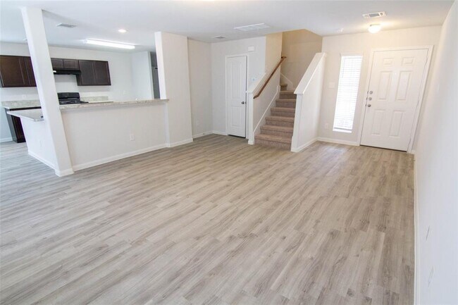 Building Photo - 18526 Medway River Trl