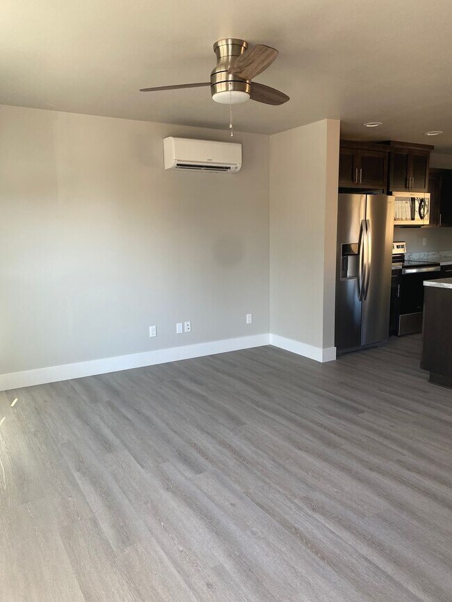 Foto del edificio - 242 NE College Dr