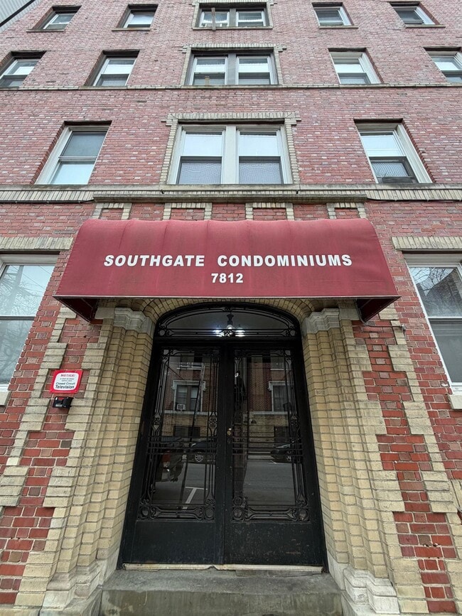 Building Photo - 7812 Hudson Ave