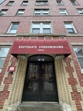 Building Photo - 7812 Hudson Ave