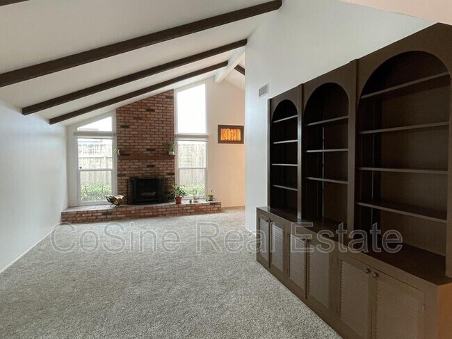 Building Photo - 6861 Mewall Dr