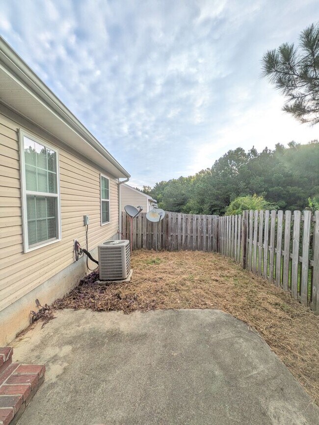 Building Photo - 264 Lynbrook Way