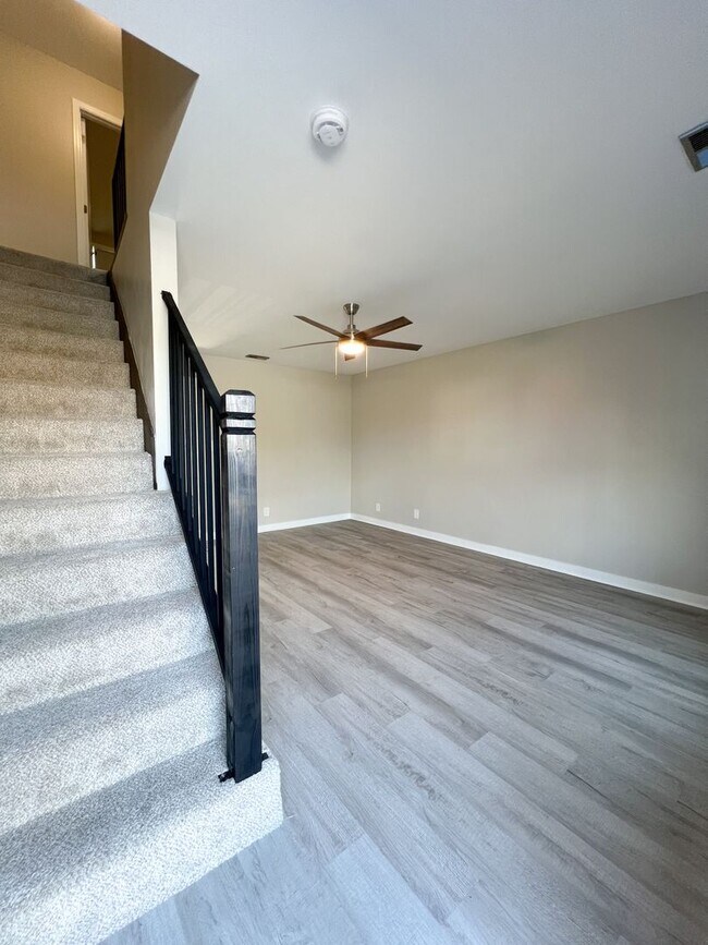 Foto del edificio - 530 Hietts Ln