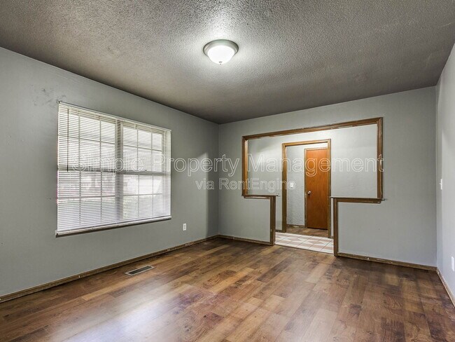 Building Photo - 4924 NW 19th St