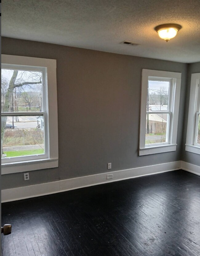 Foto del edificio - 1579 Martin Ave