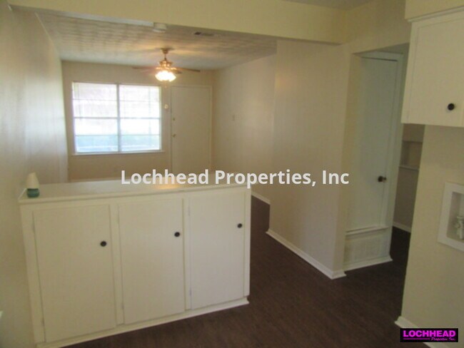 Building Photo - 2206 Norma Dr