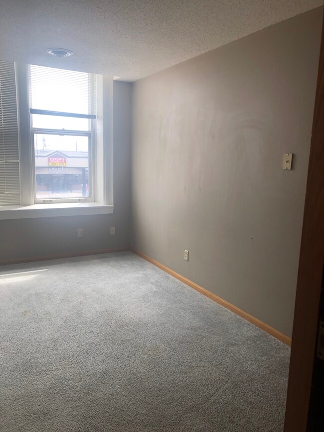 Building Photo - Navin Apartments