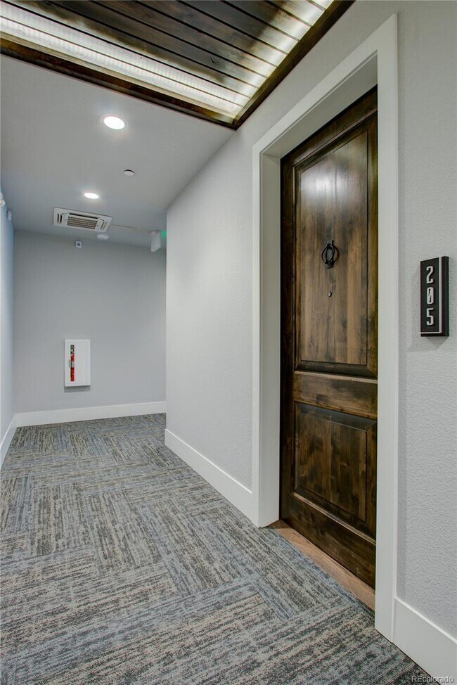 Foto del edificio - 302 N Meldrum St