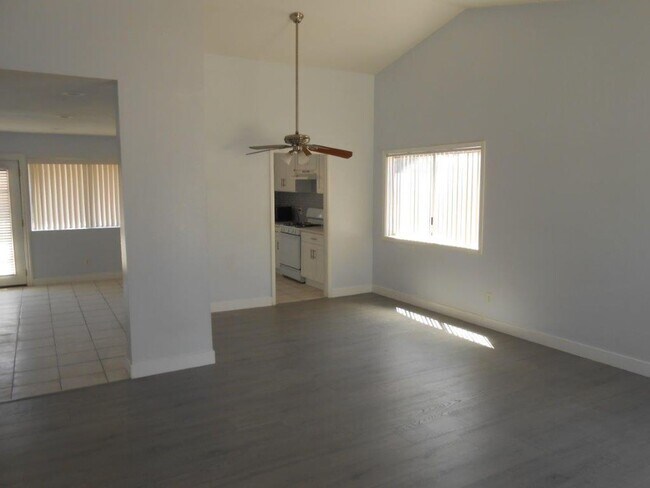 Foto del edificio - Cute Single Story Home in Henderson - Green Valley area