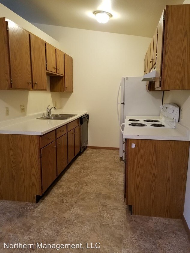 Primary Photo - 2221-2231 Evergreen Ln