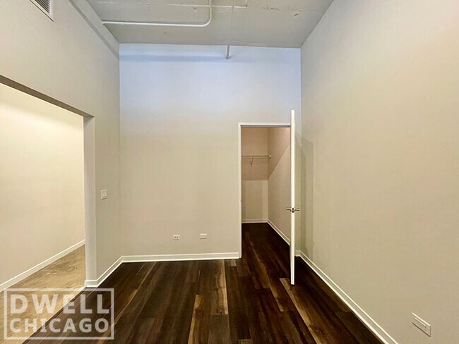 Building Photo - 1240 W Randolph St