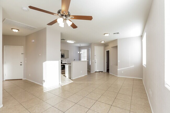 Building Photo - 1115 E Grove St