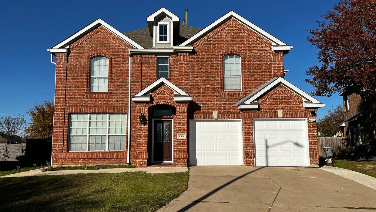 4304 Harpers Ferry Dr, Grand Prairie, TX 75052 House Rental in Grand