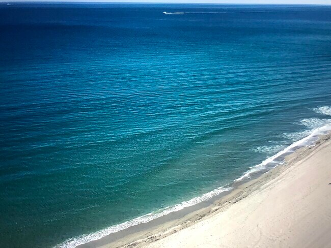 Foto del edificio - 3450 S Ocean Blvd