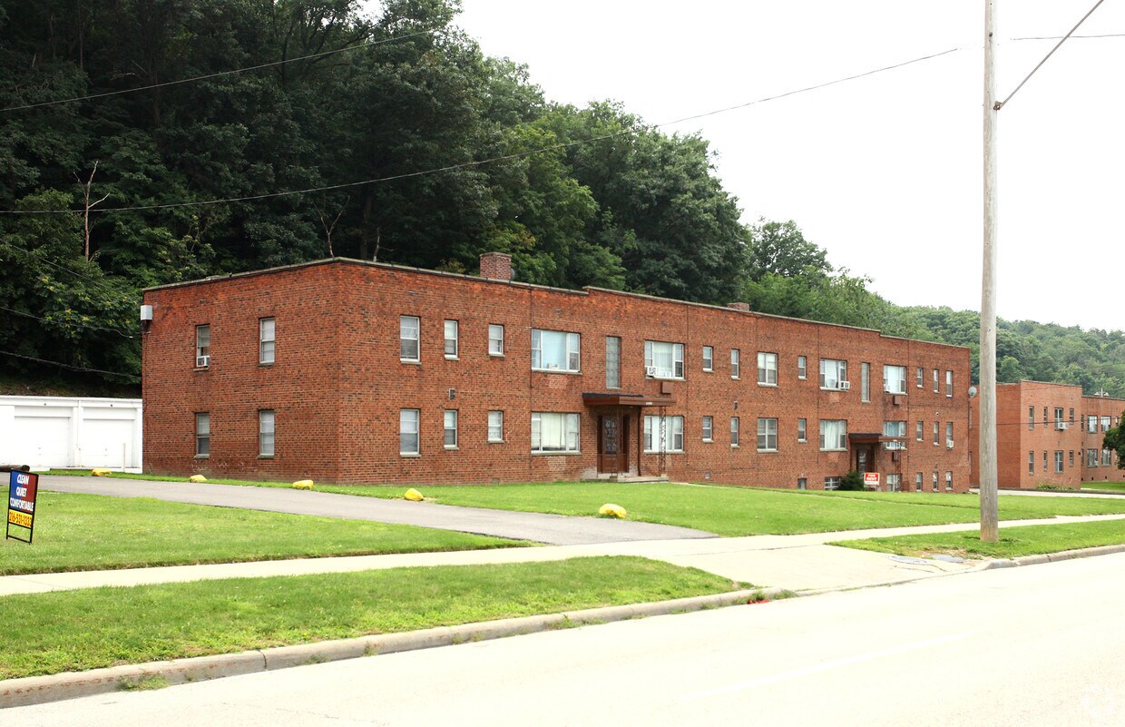 Building Photo - Hillside Manor