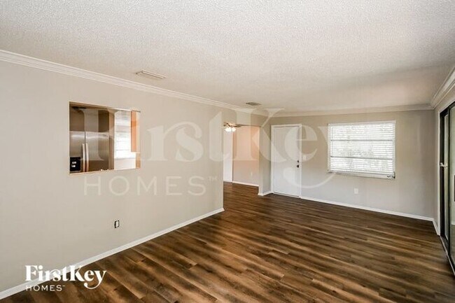 Foto del edificio - 207 Lily Rd