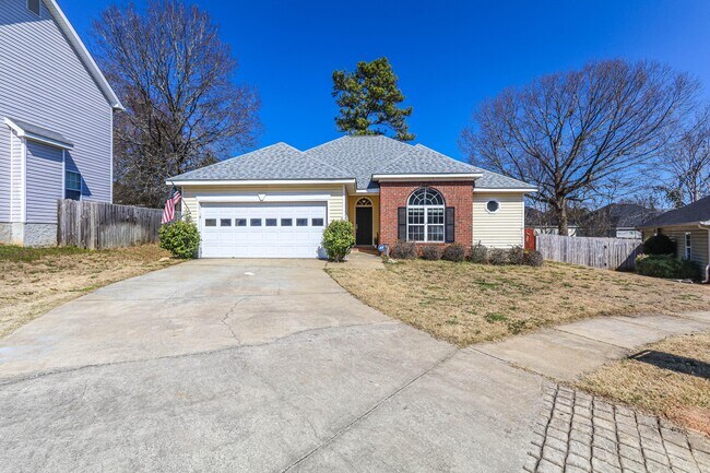 Foto del edificio - 425 Trestle Ln