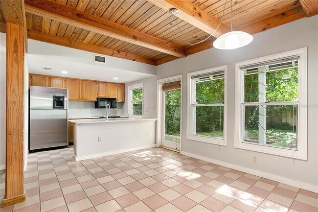 Foto del edificio - 754 N Westmoreland Dr