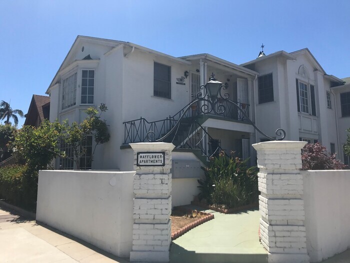 Foto principal - 3520 Sixth Ave