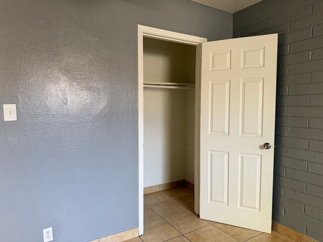 Foto del edificio - 5123 N 28th Dr