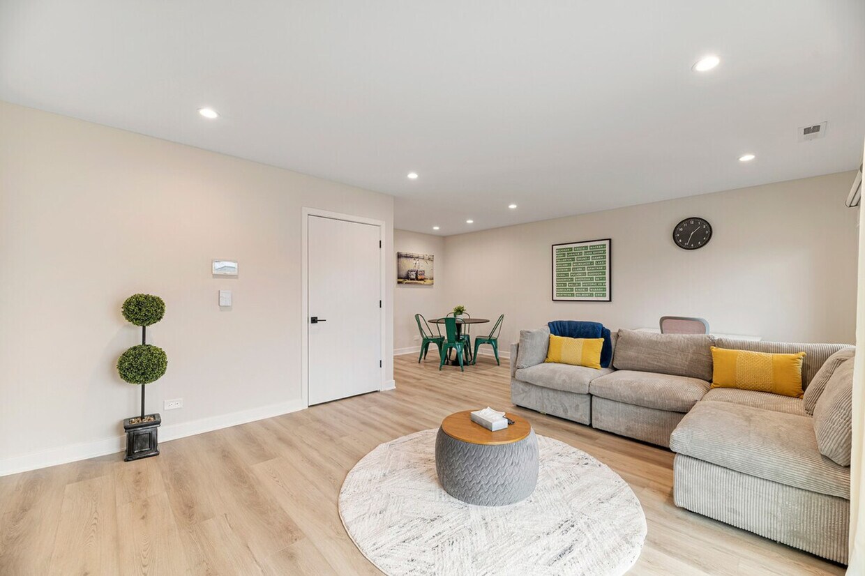 Foto principal - 2316 W Estes Ave