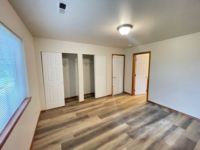 Building Photo - Hayden 3/2 Rancher