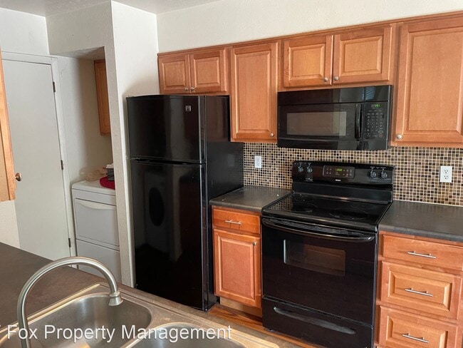 Building Photo - 2 br, 1.5 bath House - 1213 W. Centaur Cir...