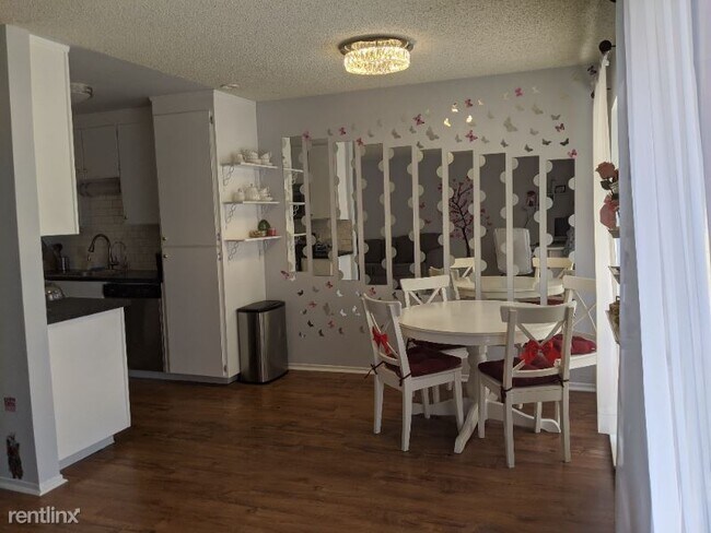 Building Photo - 2 br, 1 bath Condo - 303 Tradewinds Drive