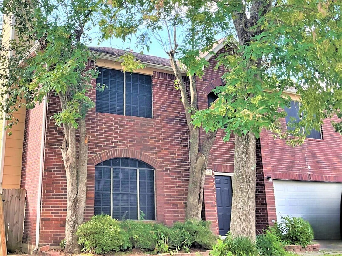 Primary Photo - 2721 Leroy St