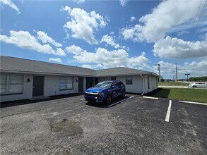 Building Photo - 1904 Santa Barbara Blvd