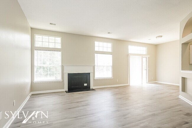 Building Photo - 107 Westshire Pl