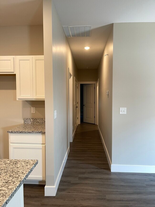 Foto del edificio - 5136 N Cypress St
