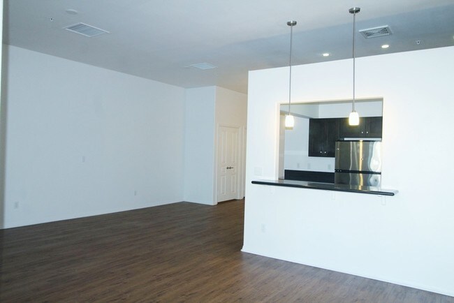 Building Photo - 819 D Ave