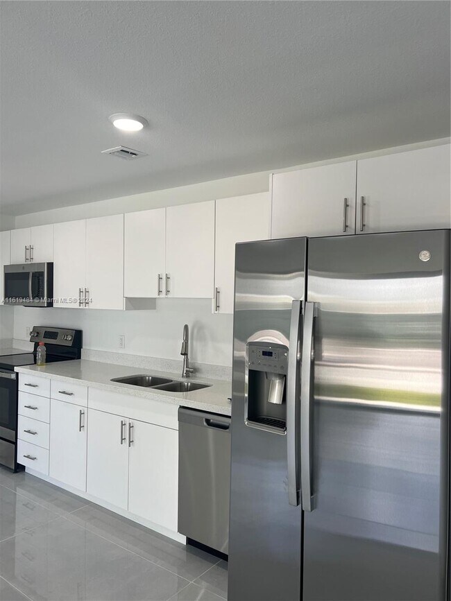 Foto del edificio - 14547 SW 261st St