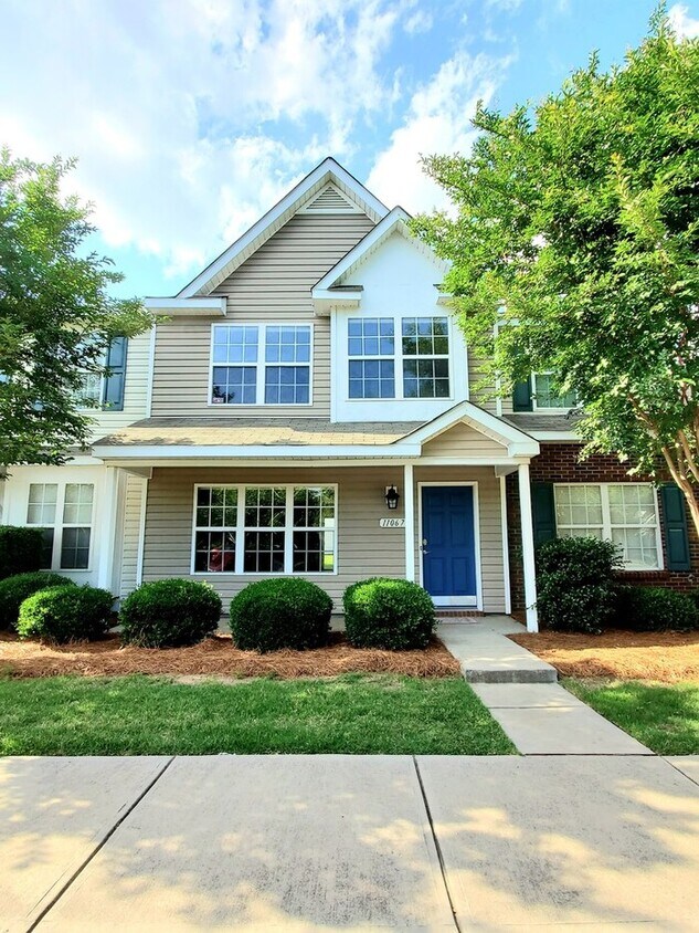 Foto principal - 11067 Kinston Ridge Pl