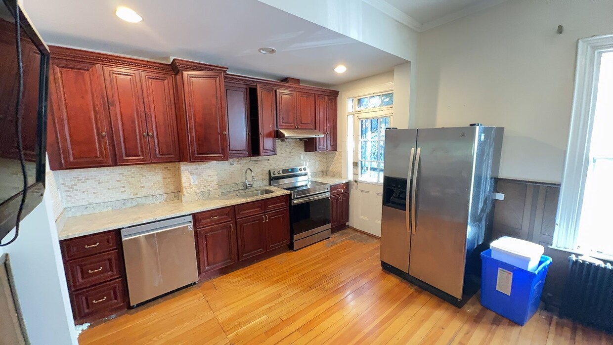 3 Level Brownstone on Charming Street - 3 Level Brownstone on Charming Street