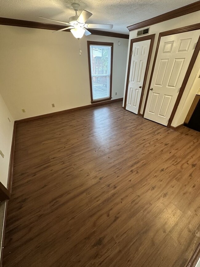 Building Photo - 3605 Helix Ct