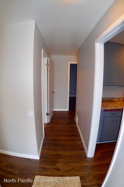 2 br, 1 bath House - 3019 21st Ave W - 4