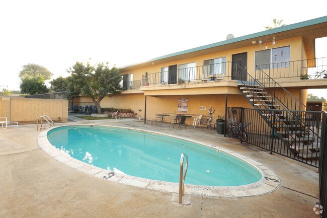 Piscina - 9662 Ball Rd