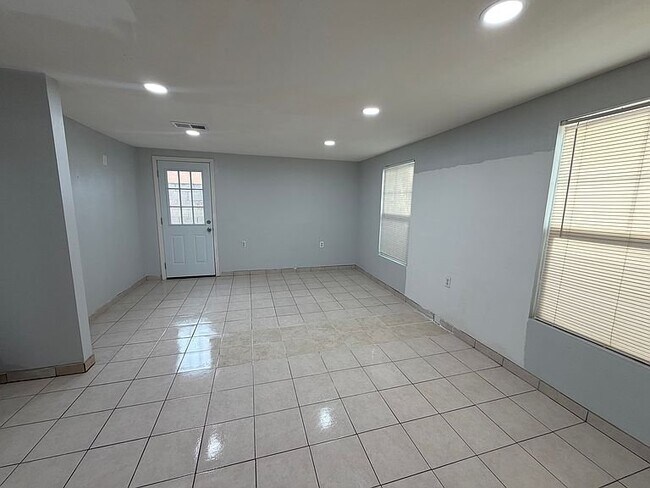 Foto del edificio - 7316 Autumn Breeze Rd SW