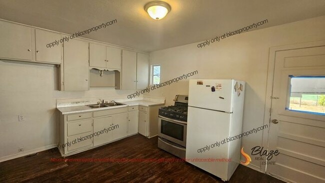 Foto del edificio - 2 Bed 1 bath Home for rent