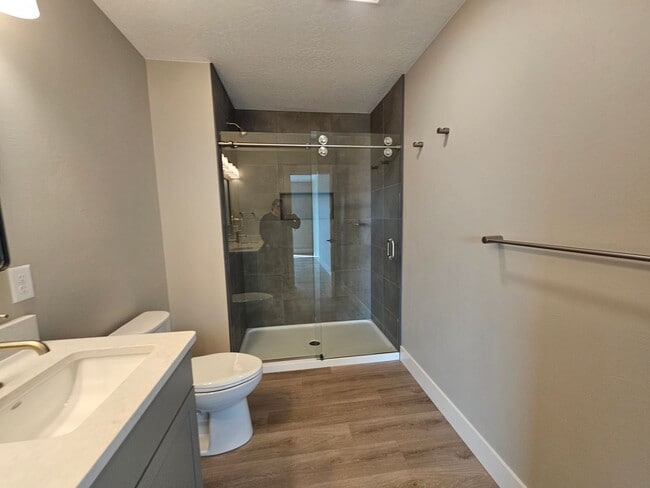 Building Photo - Brand New Townhome