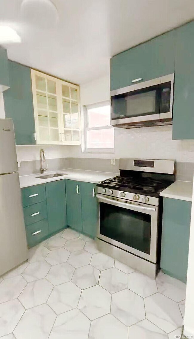 Foto del edificio - 37-26-37112 112th St